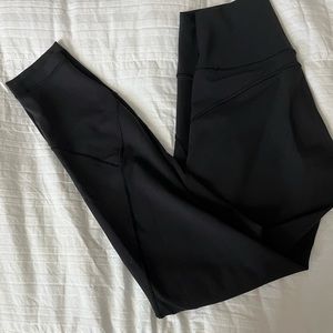 Lululemon BlK leggings align high rise.